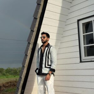 BLACK STRIPPED SHIRT